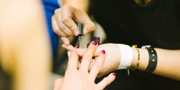 Senac Araxá contrata profissional da área de beleza das unhas para dar aulas