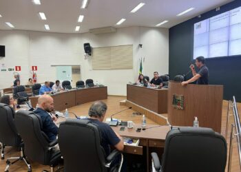 Secretário de Fazenda de Araxá presta esclarecimentos sobre questões orçamentárias e financeiras do Município