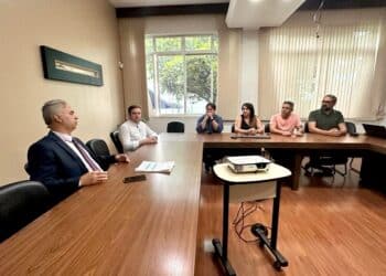 Prefeitura e Uniaraxá tratam sobre implantação de Curso de Medicina na cidade