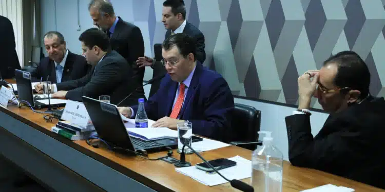 Comissão de Constituição e Justiça do Senado aprova a reforma tributária