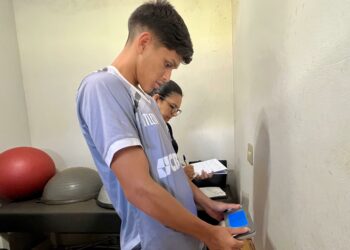 Atendimento nutricional gratuito: exame de bioimpedância avalia o desempenho dos atletas do Dínamo