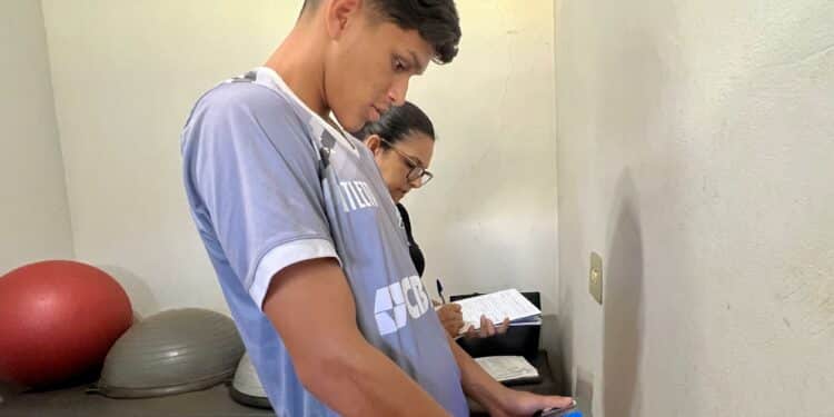 Atendimento nutricional gratuito: exame de bioimpedância avalia o desempenho dos atletas do Dínamo