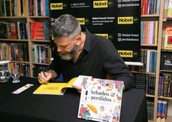 Escritor Rafael Nolli recebe prêmio da Biblioteca Nacional pela obra ‘Achados & Perdidos’