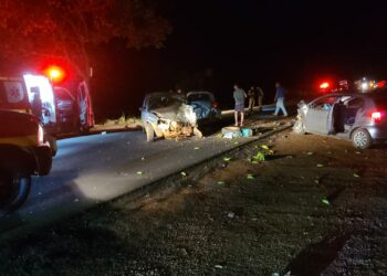 Acidente envolvendo três carros de passeio deixa feridos em Sacramento