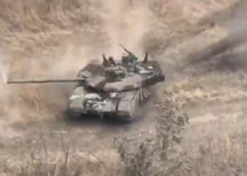 Conflito na Ucrânia: Kiev relata a perda de 1.100 soldados e 30 tanques pela Rússia nas últimas 24 horas