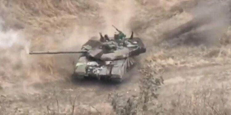 Conflito na Ucrânia: Kiev relata a perda de 1.100 soldados e 30 tanques pela Rússia nas últimas 24 horas