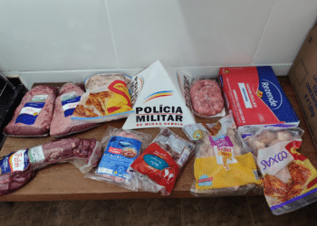 Casal é preso por roubar peças de carne em supermercado de Araxá