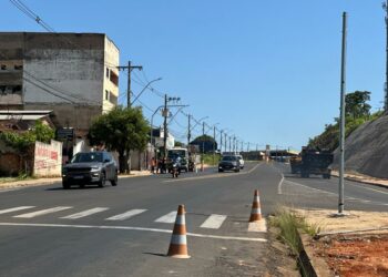 Cruzamento temporário e conversão pela avenida Hitalo Ros são desativados em Araxá