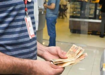 Governo de Minas paga 13º salário dos servidores no dia 18 de dezembro