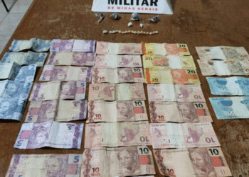 Polícia desconfia de ação suspeita e dois são presos por tráfico de drogas no bairro Boa Vista