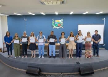 Prefeitura de Araxá entrega Certificação Ocupacional aos futuros candidatos a diretor escolar