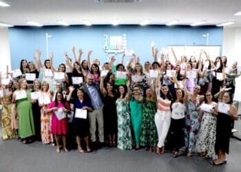 Secretaria de Educação certifica professores da Rede Municipal que alcançaram metas educacionais durante o ano letivo