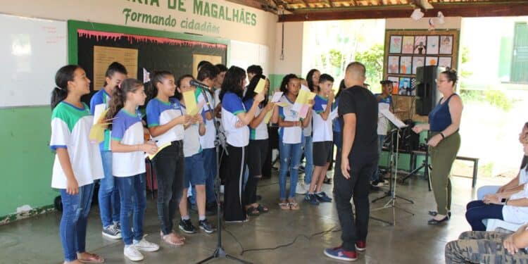 Projeto Encantos é concluído com apresentações musicais em escolas de Araxá