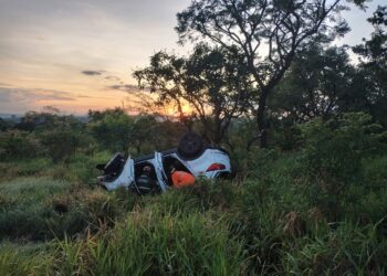 Homem fica ferido após capotar carro na BR-146 e ser encontrado apenas no dia seguinte