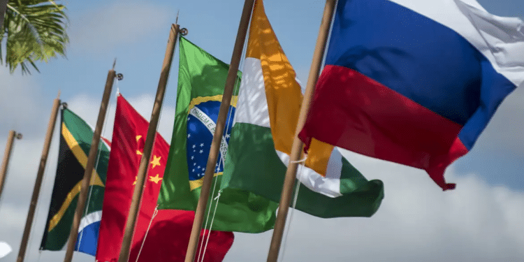 Milei anuncia que Argentina não participará do Brics