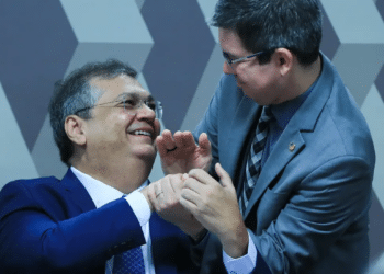 Com 47 votos a favor, Dino é aprovado no Senado e será ministro do STF