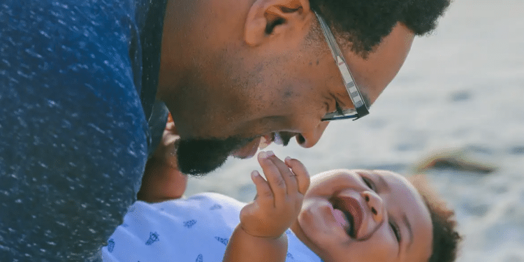 STF determina que Congresso regulamente a licença-paternidade