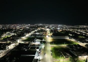 Mais de 75% de Araxá já está coberta com iluminação em LED, informa prefeitura
