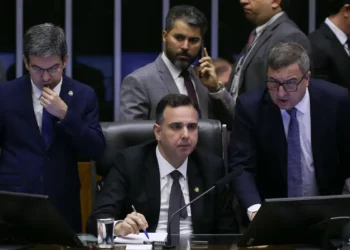 Congresso aprova Orçamento de 2024 com meta de déficit zero e salário mínimo de R$ 1.412