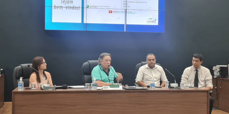 Vereadores debatem os Processos de Exames para Carteira Nacional de Habilitação em Araxá