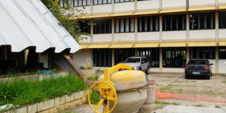 Prefeitura de Araxá realiza reforma geral na Escola Professora Leonilda Montandon (Caic)