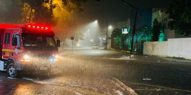 Defesa Civil e Corpo de Bombeiros de Minas Gerais alertam para chuvas fortes nos próximos dias