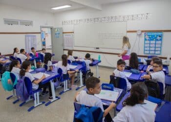 Araxá alcança índices de melhoria na educação e recebe recurso adicional do Fundeb