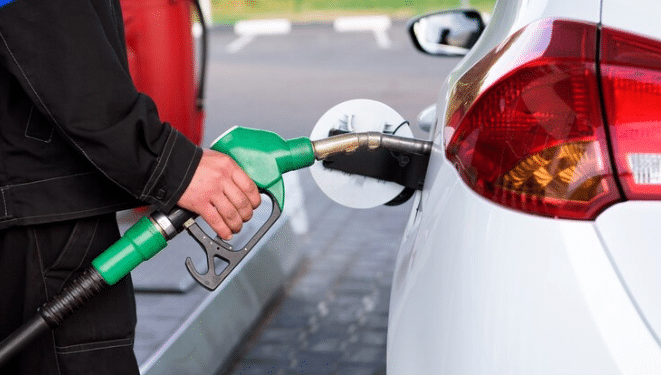 Preço do litro da gasolina comum varia entre R$ 5,44 e R$ 6,09 nos postos de Araxá