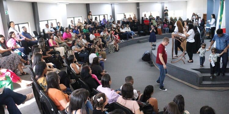 Prefeitura de Araxá empossa mais de 500 servidores aprovados no Concurso da Educação