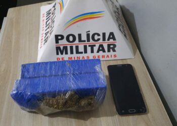 Patrulhamento no bairro Vila Silvéria termina com dois jovens presos por tráfico de drogas
