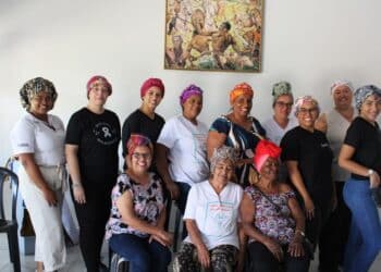 Centro de Referência da Cultura Negra promove ação do Dia Mundial de Combate ao Câncer com assistidas da Ampara