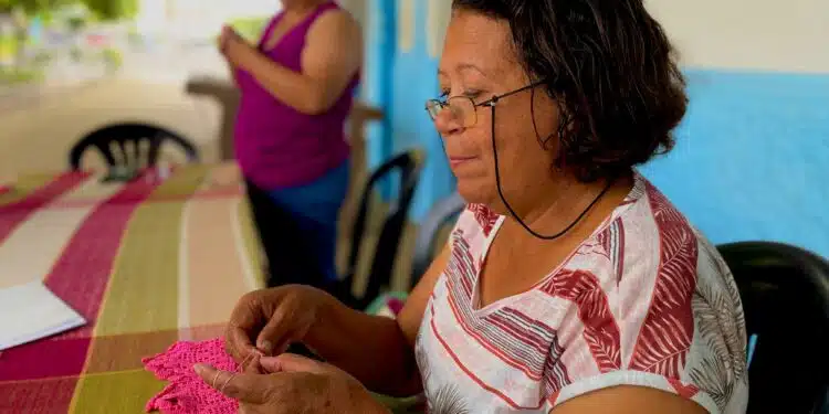 Ateliê de Tecelagem está com 40 vagas abertas para os cursos de Bordado em Ponto Cruz e Crochê e Tricô