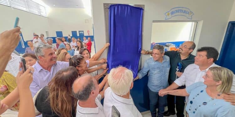 Prefeitura de Araxá inaugura dois Cemeis com participação do vice-governador