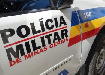 Assaltante rouba pertences de carro, usa cartão para fazer compras e se dá mal