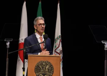 STF dá prazo para Zema explicar sobre vídeo em que dispensa vacinação nas escolas