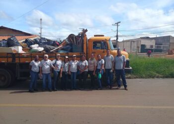Mutirão de Limpeza contra a Dengue retira dois caminhões de materiais no bairro Pedra Azul