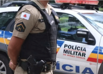 Jovem de 20 anos é abordada e presa por tráfico de drogas no bairro Alvorada