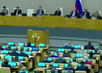 Rússia aprova lei que permite confiscar bens de quem criticar a guerra contra a Ucrânia