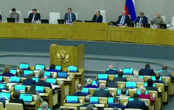 Rússia aprova lei que permite confiscar bens de quem criticar a guerra contra a Ucrânia