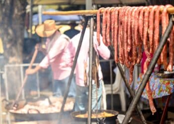 Queima do Alho do ARS: comitivas prometem surpreender o público com fartura e diversidade