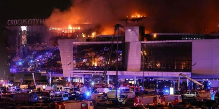 Estado Islâmico reivindica autoria por ataque a casa de shows em Moscou