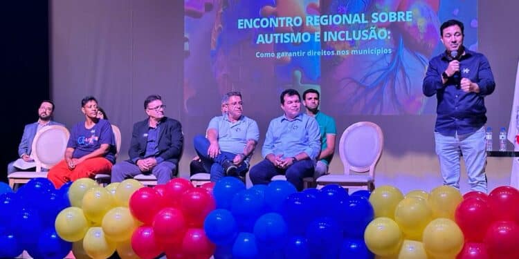 Encontro regional sobre autismo e inclusão destaca políticas públicas em Araxá
