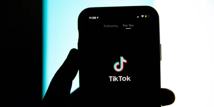 Banimento do TikTok é disputa dos EUA com China, dizem pesquisadores