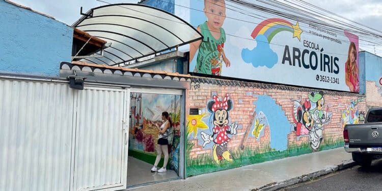 Prefeitura de Araxá firma convênio com a Escola Arco íris para ampliação de vagas na Educação Infantil