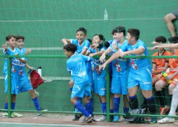 Alunos do projeto Dínamo Lobinho Transformando Vidas participam de atividades interativas