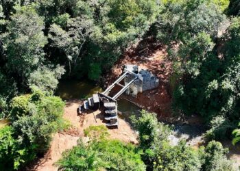 Construção da nova ponte sobre o Ribeirão Pirapetinga entra na fase final