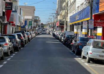 Tempo máximo de permanência nas vagas do estacionamento rotativo será de 3h para todos os setores; confira como funcionará o novo sistema
