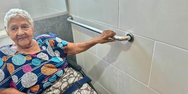 Belo Banho: prefeitura conclui reforma de 50 banheiros para idosos de baixa renda