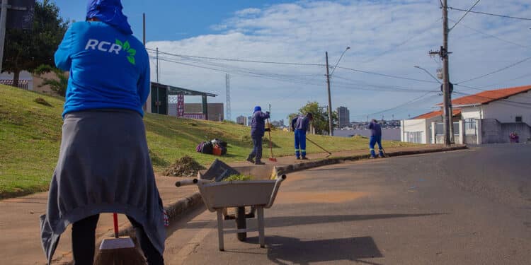 Mutirão de Limpeza acontece nos bairros Jardim Europa V e VI nesta sexta-feira (28)
