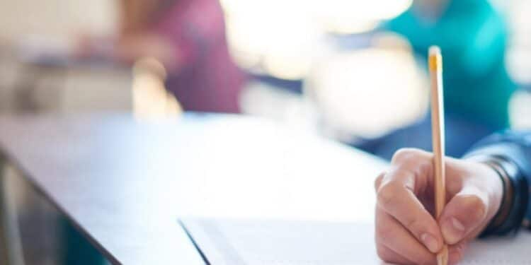 Vestibular do curso de pedagogia da UAB/UFTM acontece neste domingo em Araxá